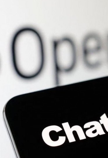 Η OpenAI φαίνεται πως βάζει στον «πάγο» το adult mode του ChatGPT